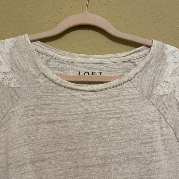 Loft Oatmeal Beige Pullover Knit Top Beaded Embroidered Shoulder Womens Large - Picture 4 of 7